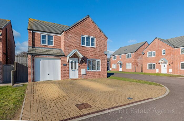 4 Bedroom Detached House For Sale In Whitby Road, Ormesby, NR29