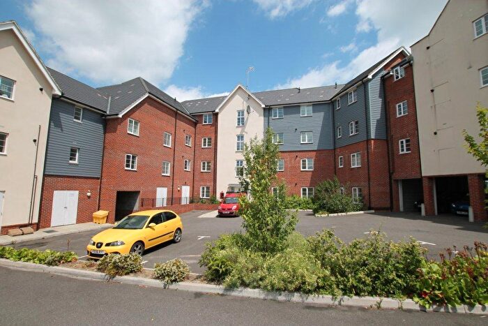 2 Bedroom Flat To Rent In Maidenbower, Crawley, West Sussex., RH10