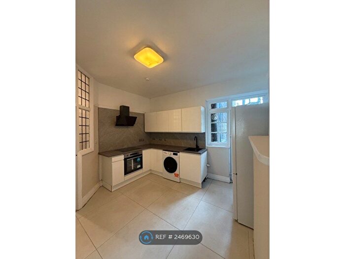 2 Bedroom Flat To Rent In Finchley Road, London, NW11