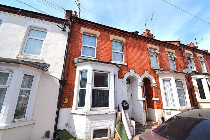 1 Bedroom Flat To Rent In Whitworth Road, Northampton, NN1