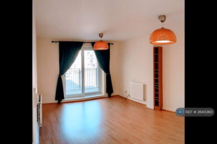 1 Bedroom Flat To Rent In Jupiter Court, Edgware, HA8