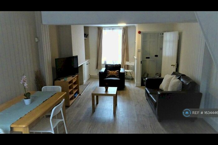 3 Bedroom Terraced House To Rent In St. Peters Place, Canterbury, CT1