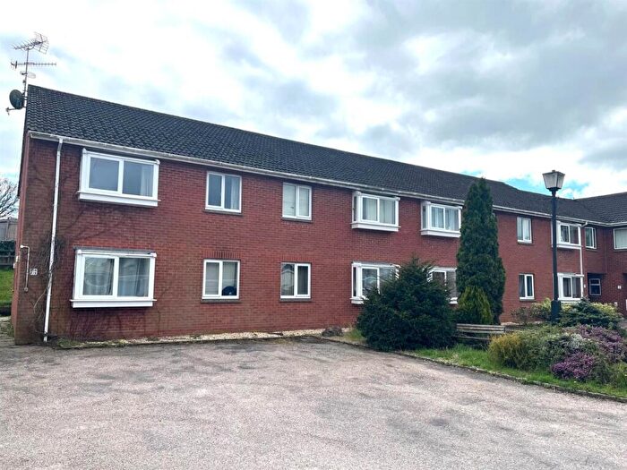 2 Bedroom Flat To Rent In Jubilee Drive, Hemyock, Cullompton, EX15