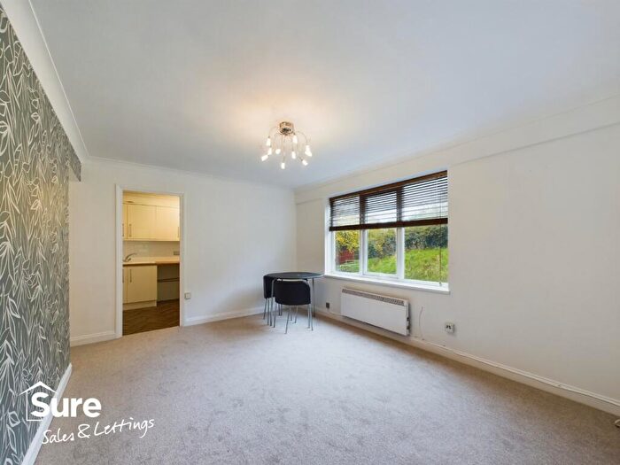 2 Bedroom Flat To Rent In Aldwyck Court, Leighton Buzzard Road, Hemel Hempstead, Hertfordshire, HP1