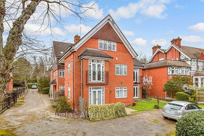 1 Bedroom Flat For Sale In Main Road, Romford, Essex, RM2