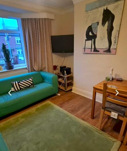 4 Bedroom Semi-Detached House To Rent In Eden Drive, Leeds, West Yorkshire, LS4