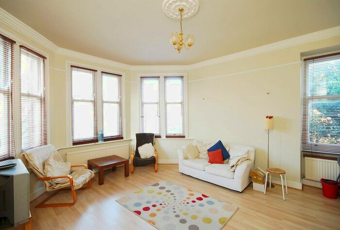 1 Bedroom Flat To Rent In Nightingale Lane, Wandsworth Common, London, SW12