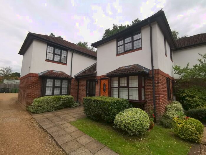 1 Bedroom Apartment To Rent In Camberley - Surrey, GU15