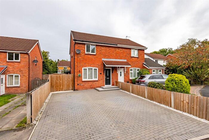 3 Bedroom Semi-Detached House For Sale In The Oaks, Chorley, PR7