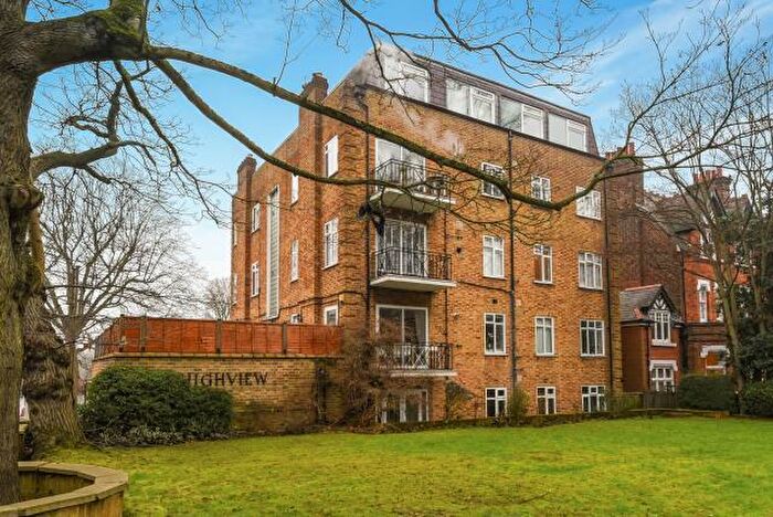 2 Bedroom Apartment To Rent In Highview, Shepherds Hill, N6