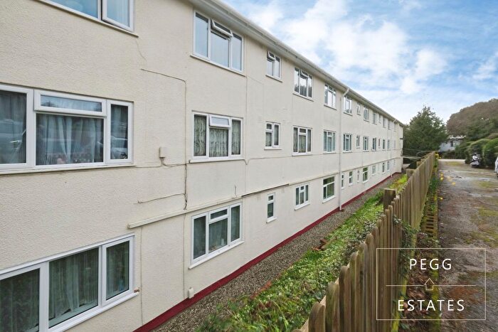 2 Bedroom Flat For Sale In Clarendon Court, Torquay, TQ1