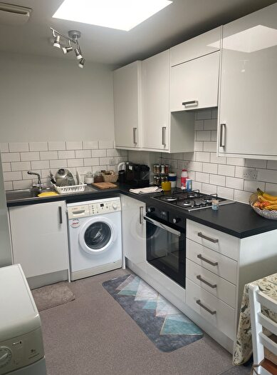 1 Bedroom Flat To Rent In The Broadway, London, NW7