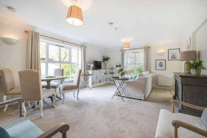 1 Bedroom Flat To Rent In Ascot, Thamesfield Village, Henley-On-Thames, RG9