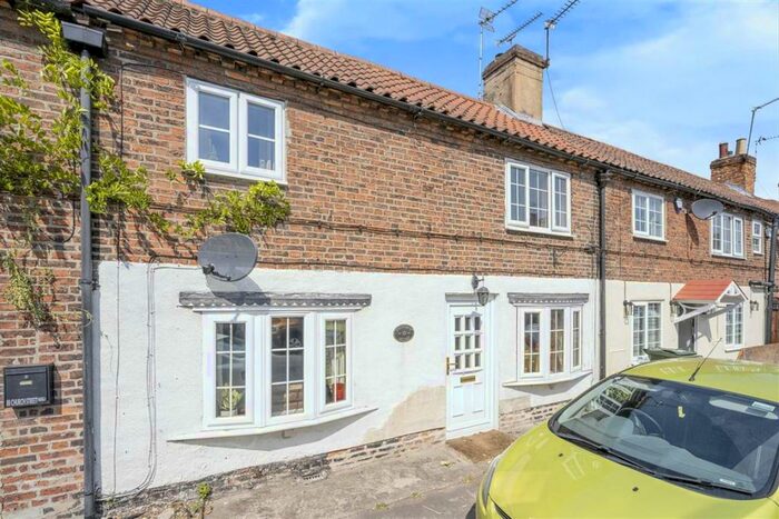 2 Bedroom Cottage To Rent In Church Street, Bawtry, Doncaster, DN10