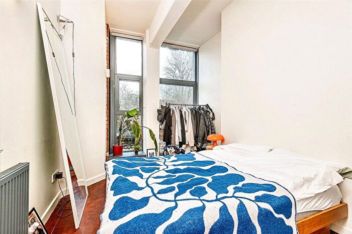 1 Bedroom Flat For Sale In Old School Lofts, Whingate, Leeds, LS12