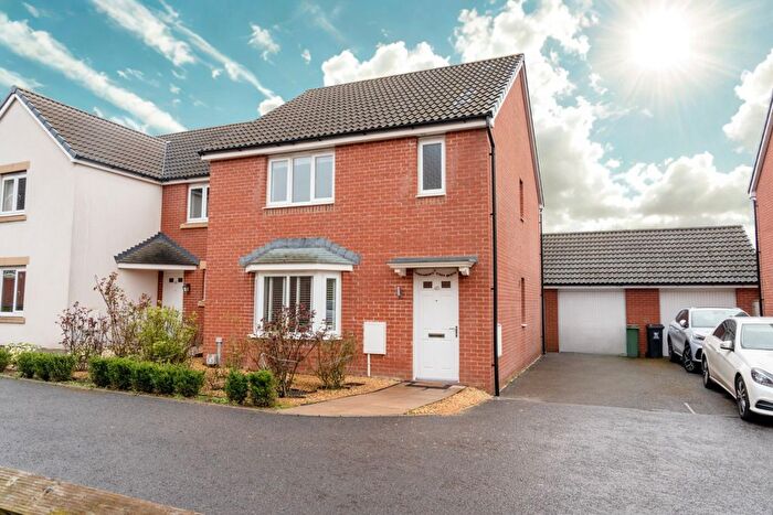 3 Bedroom Detached House For Sale In Heol Bennett, St Ederyns Village, Cardiff, CF3
