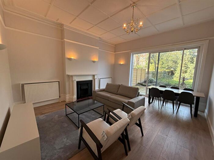 3 Bedroom Flat To Rent In Aberdare Gardens, South Hampstead, NW6