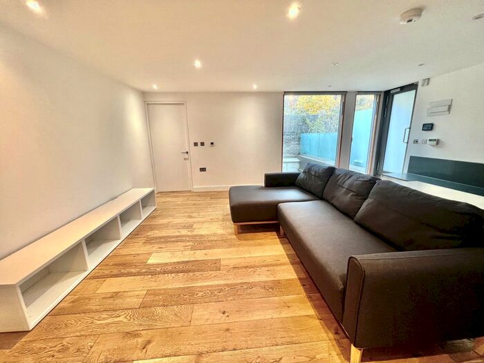 1 Bedroom Flat To Rent In Wandsworth Road, London, SW8