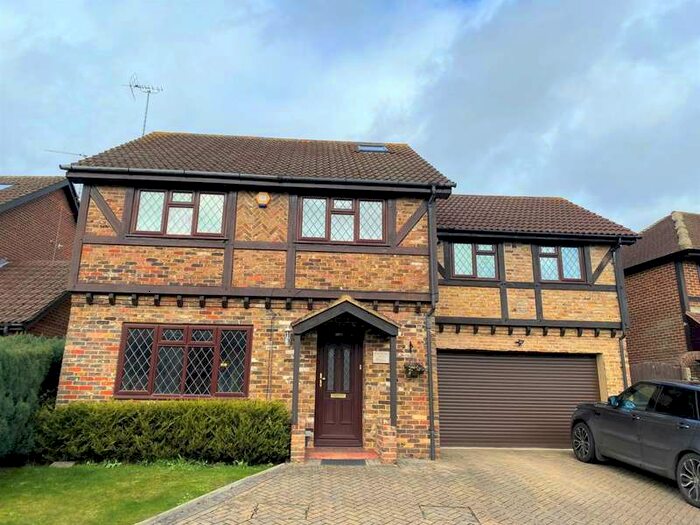 4 Bedroom House To Rent In Brockenhurst Road, Martins Heron, Bracknell, RG12