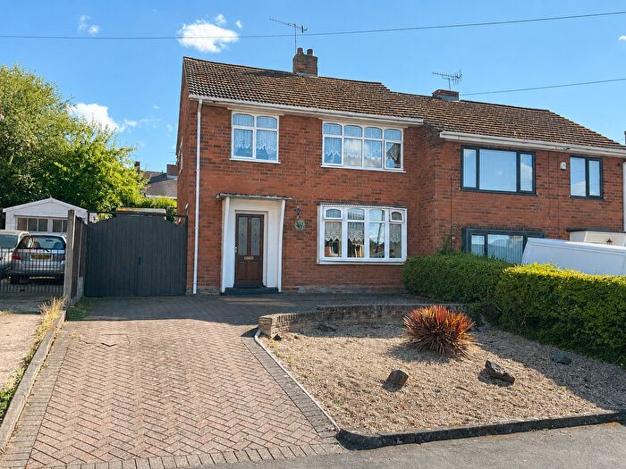 3 Bedroom Semi-Detached House For Sale In Cornwall Road, Wollaston, Stourbridge, DY8