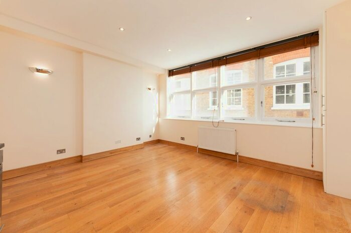 1 Bedroom Flat To Rent In Rose Street, Covent Garden, London, WC2E