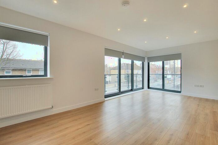 3 Bedroom Flat To Rent In Wenlock Place, (), Plaistow, E13