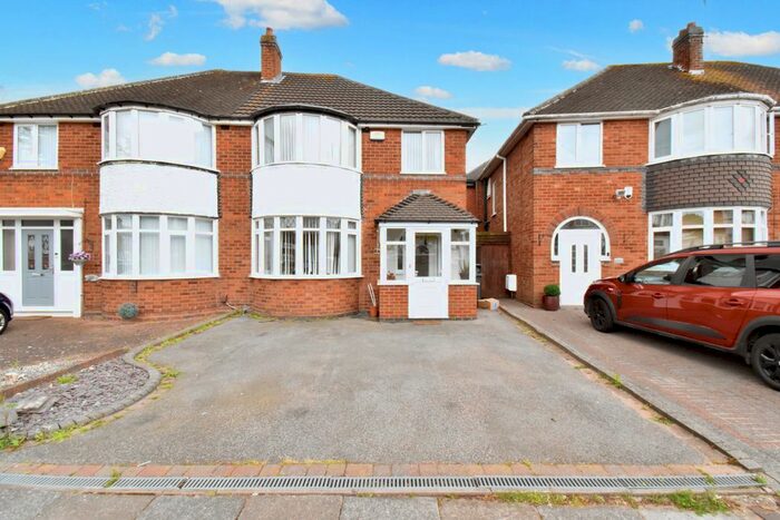 3 Bedroom Semi-Detached House To Rent In Sheldonfield Road, Birmingham, B26
