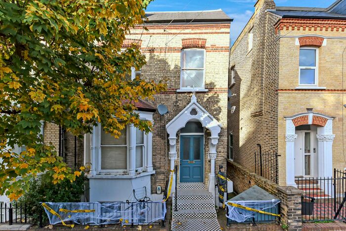 1 Bedroom Flat To Rent In Werter Road, London, SW15