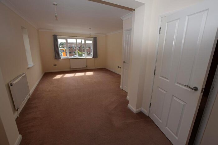 2 Bedroom Apartment For Sale In Winchester Road, Four Marks, Alton, Hampshire, GU34