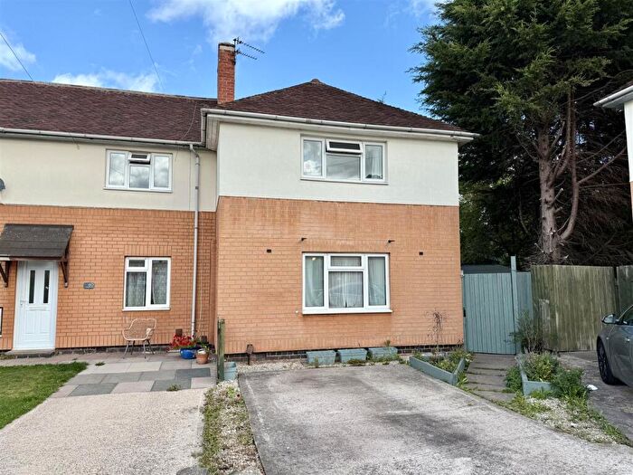 3 Bedroom End Of Terrace House For Sale In Manor Road, Loughborough, LE11