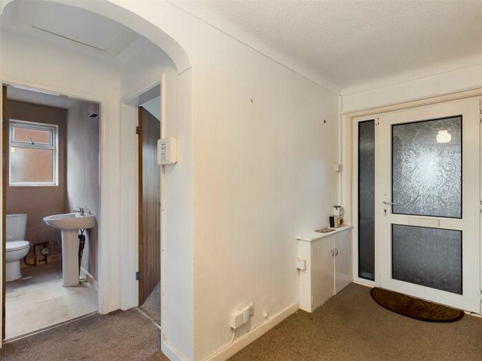 2 Bedroom Bungalow For Sale In Calder Avenue, Ormskirk, L39