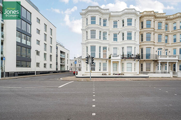 1 Bedroom Flat To Rent In Marine Parade, Worthing, West Sussex, BN11
