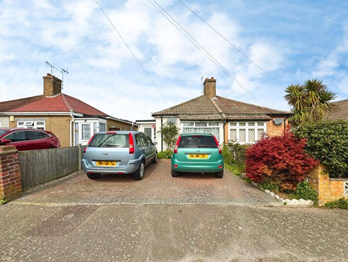 1 Bedroom Bungalow For Sale In Craigfield Avenue, Clacton-on-Sea, Essex, CO15