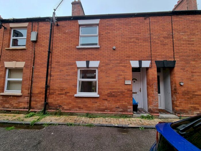2 Bedroom Property To Rent In Holly Terrace, Fore Street, Chard, TA20