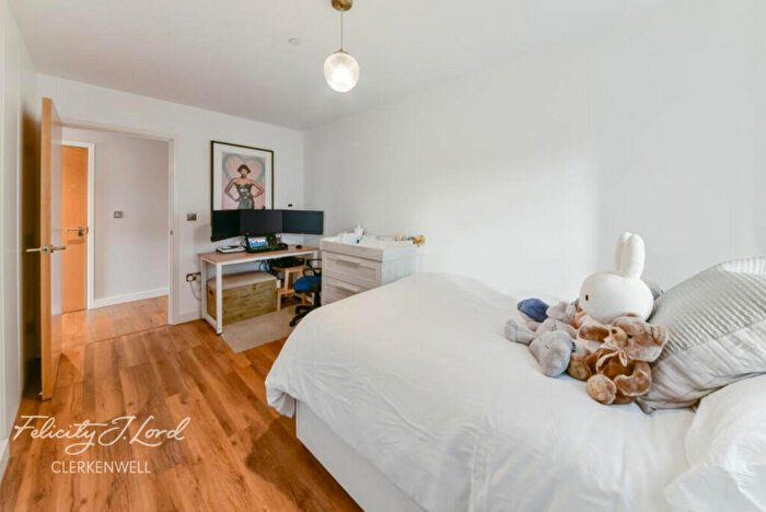 2 Bedroom Flat To Rent In City Road, London, EC1V