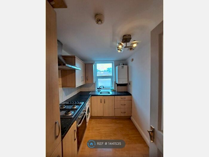2 Bedroom Flat To Rent In Commonside East, London, CR4