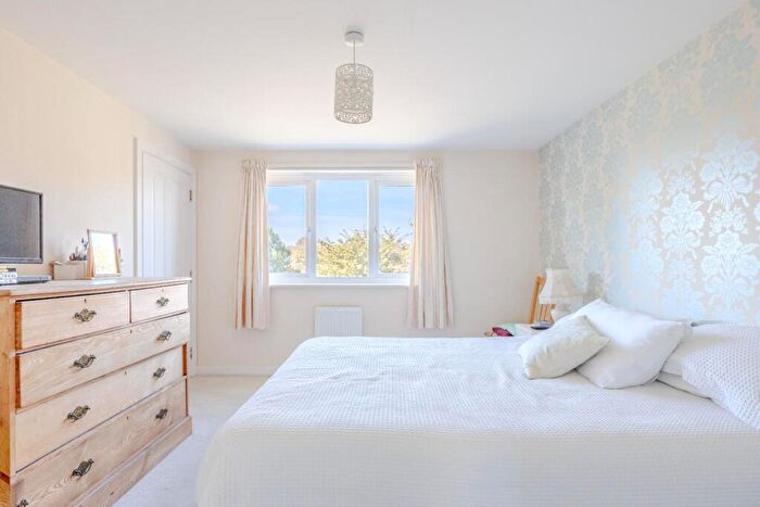 5 Bedroom Detached House For Sale In Lifstan Walk, Southend-On-Sea, SS2