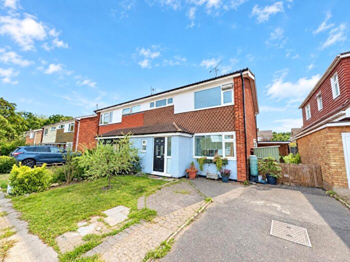 3 Bedroom Semi-Detached House For Sale In The Finches, Thundersley, Essex, SS7