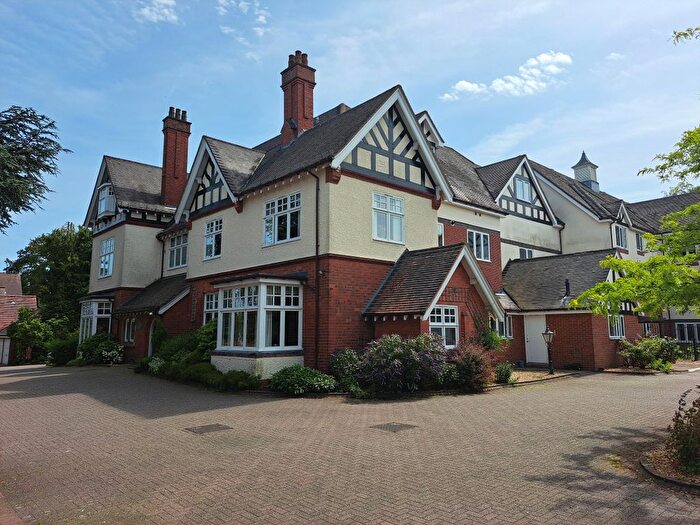 2 Bedroom Property For Sale In Four Oaks Road, Four Oaks, Sutton Coldfield, B74