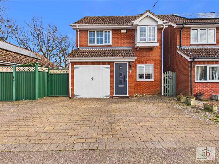 3 Bedroom Detached House To Rent In Tallboys Close, Kesgrave, Ipswich, IP5