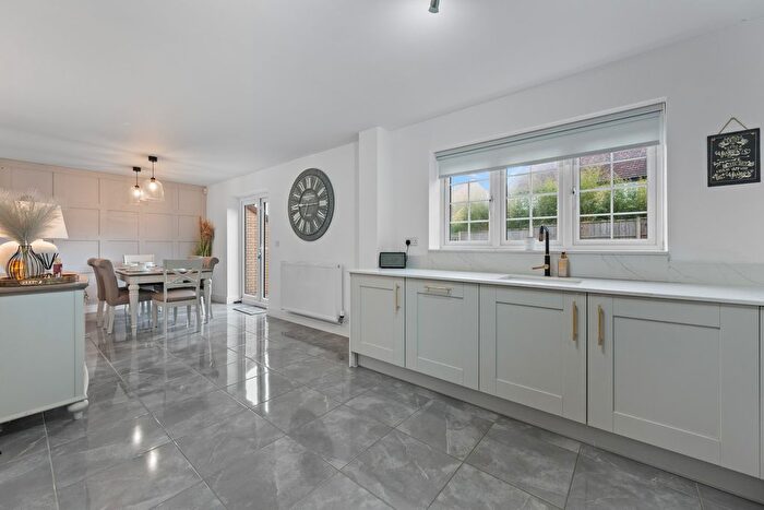 4 Bedroom Detached House For Sale In Clipson Close, Burton Latimer, NN15