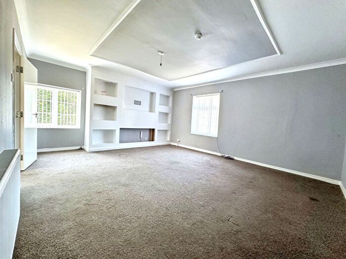 3 Bedroom Flat To Rent In Village Lane, Washington, NE38
