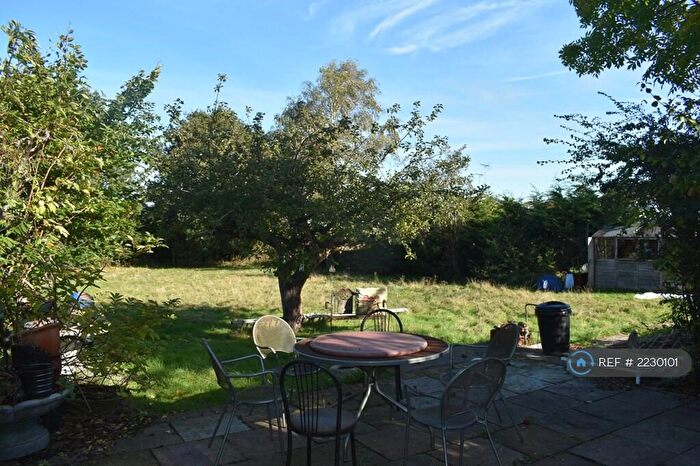 5 Bedroom Semi-Detached House To Rent In Croft Road, Benfleet, SS7