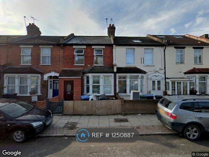 4 Bedroom Terraced House To Rent In Lincoln Road, Enfield, EN3