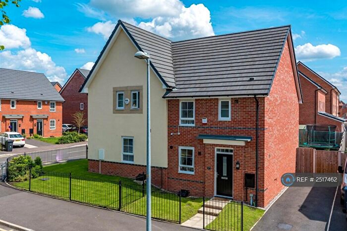 3 Bedroom Semi-Detached House To Rent In Hawthorn Avenue, Worsley, Manchester, M28