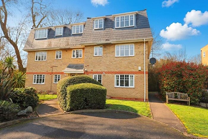 1 Bedroom Flat For Sale In Seymour House, Fernly Close, Eastcote, Pinner, HA5