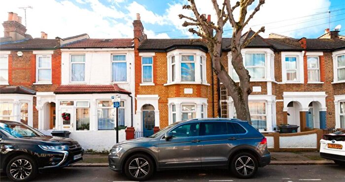 3 Bedroom House To Rent In Woodend Road, Walthamstow, E17