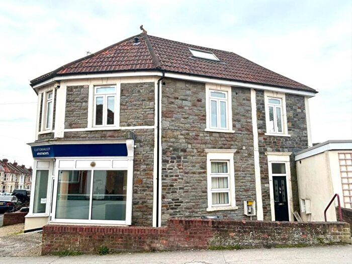3 Bedroom Maisonette To Rent In Douglas Road, Horfield, Bristol, BS7