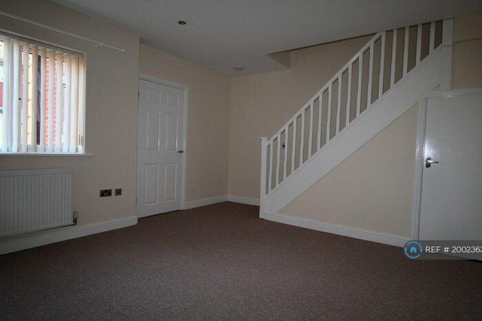 3 Bedroom End Of Terrace House To Rent In Wild Street, Heywood, OL10