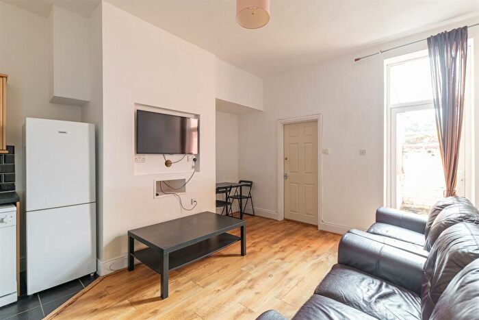 3 Bedroom Flat To Rent In Fairfield Road, Newcastle Upon Tyne, NE2